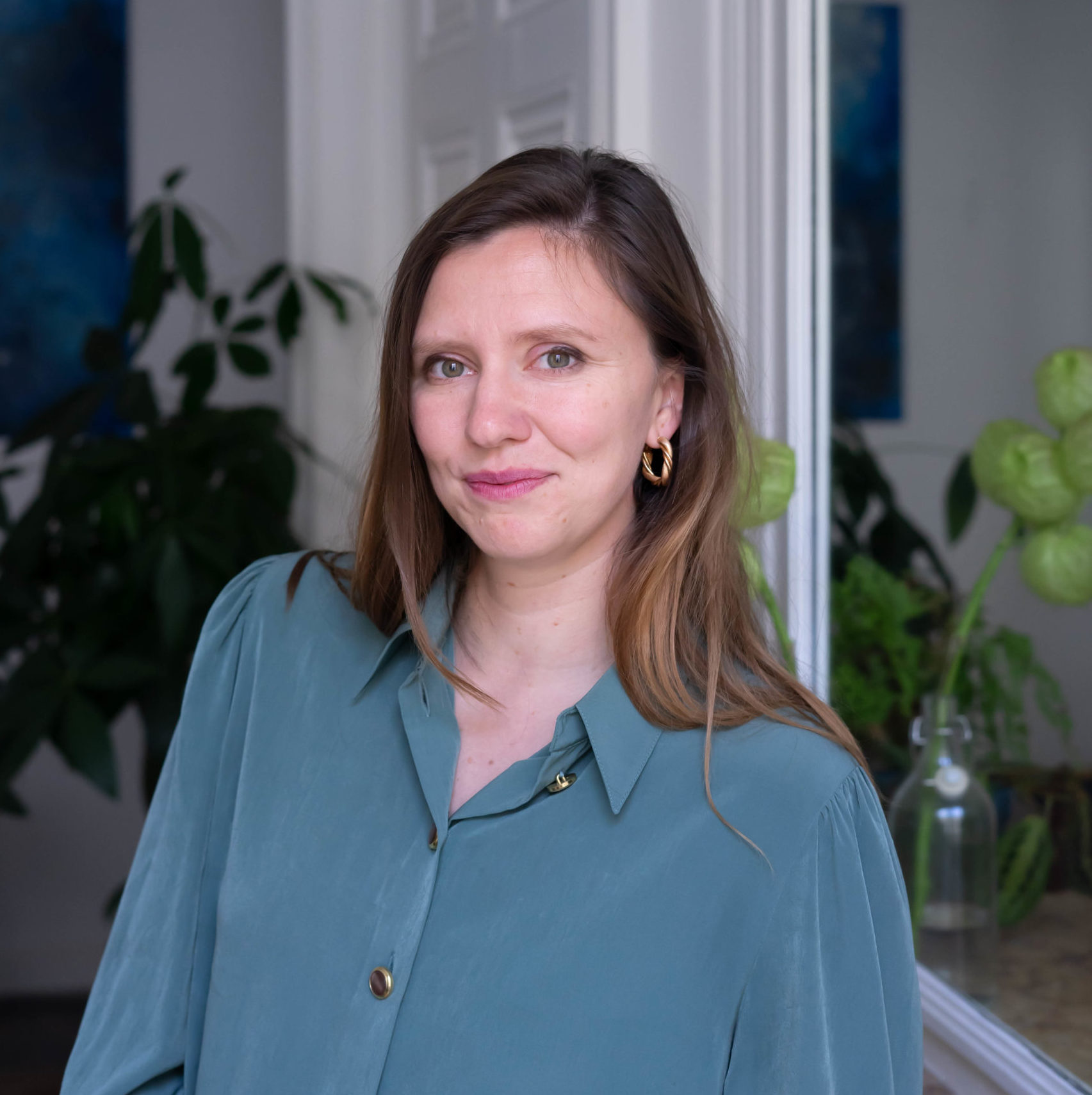 cropped-LAURA-CROZE-1-min-scaled-1.jpg